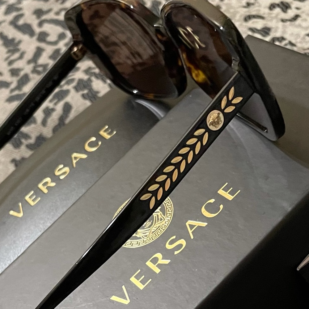 Authentic *Versace sunglasses - Picture 2 of 3